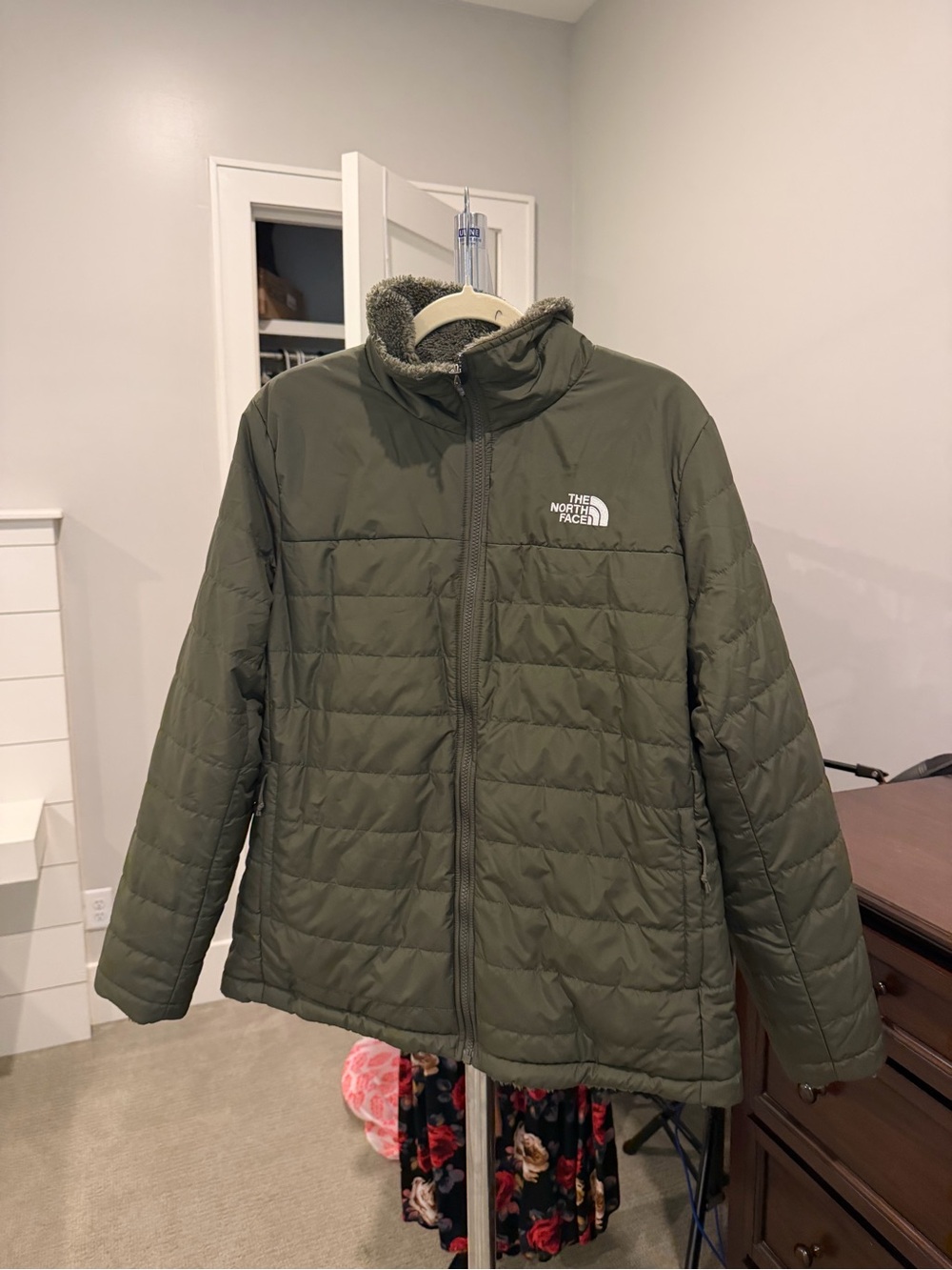 NEVER WORN BEFORE The North Face Woman’s Olive Reversible Jacket